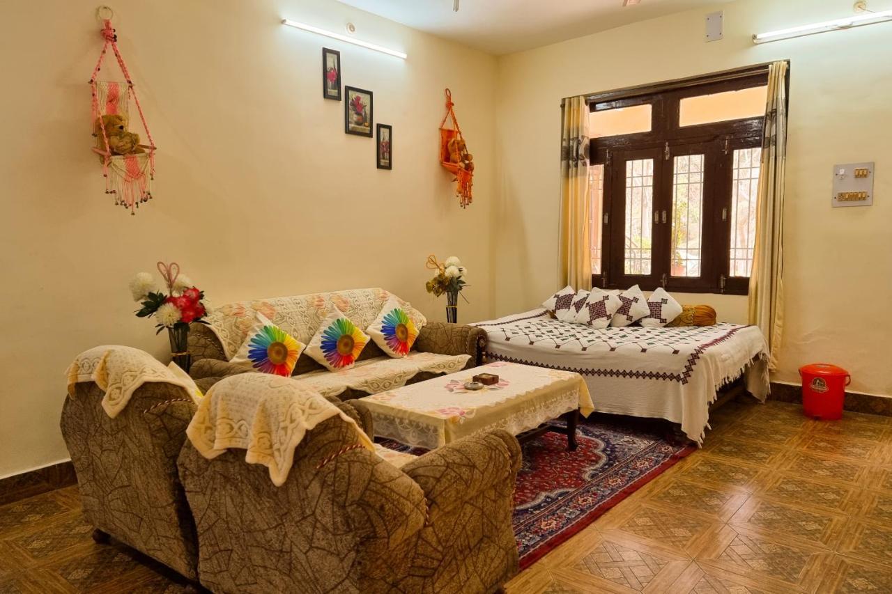 Aditya Homestay Далхаузі Екстер'єр фото