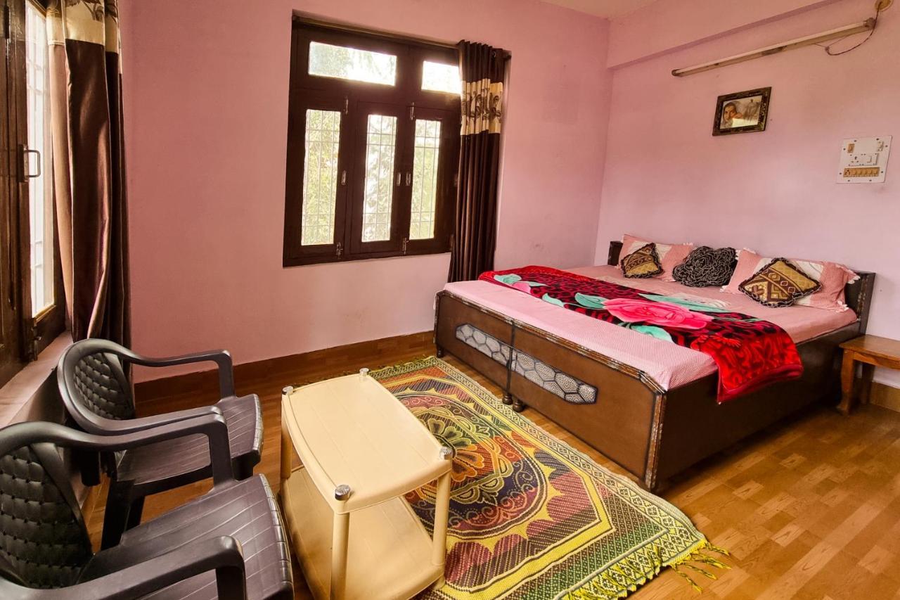 Aditya Homestay Далхаузі Екстер'єр фото