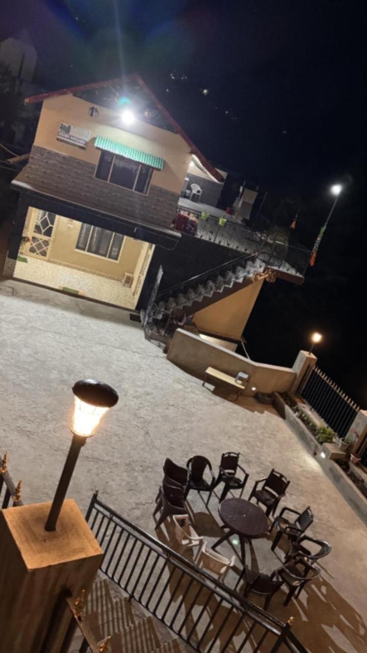 Aditya Homestay Далхаузі Екстер'єр фото