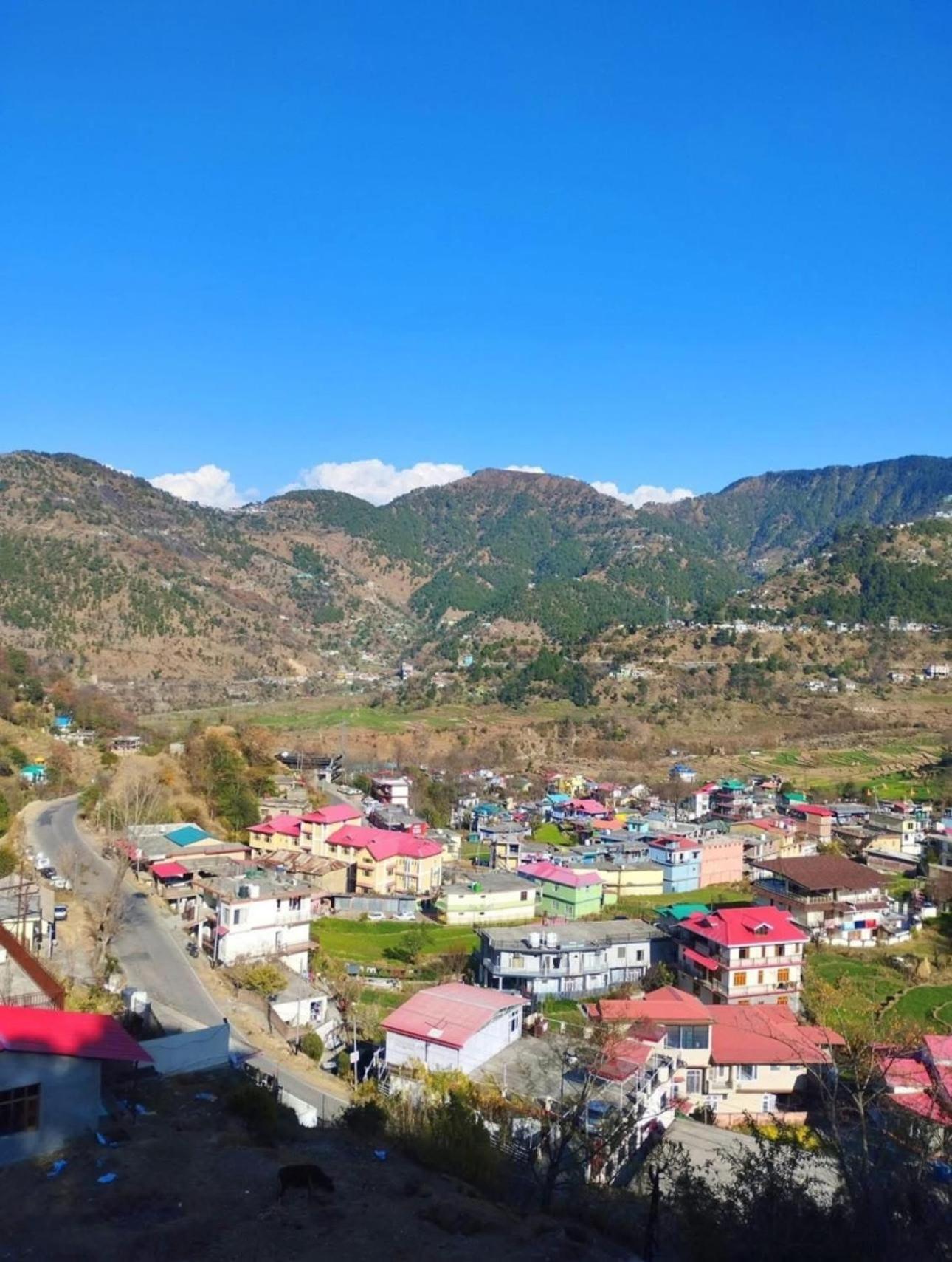 Aditya Homestay Далхаузі Екстер'єр фото