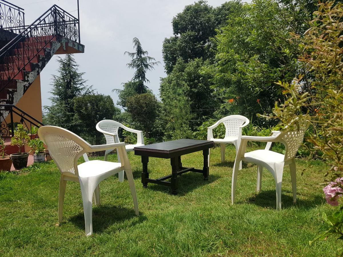 Aditya Homestay Далхаузі Екстер'єр фото