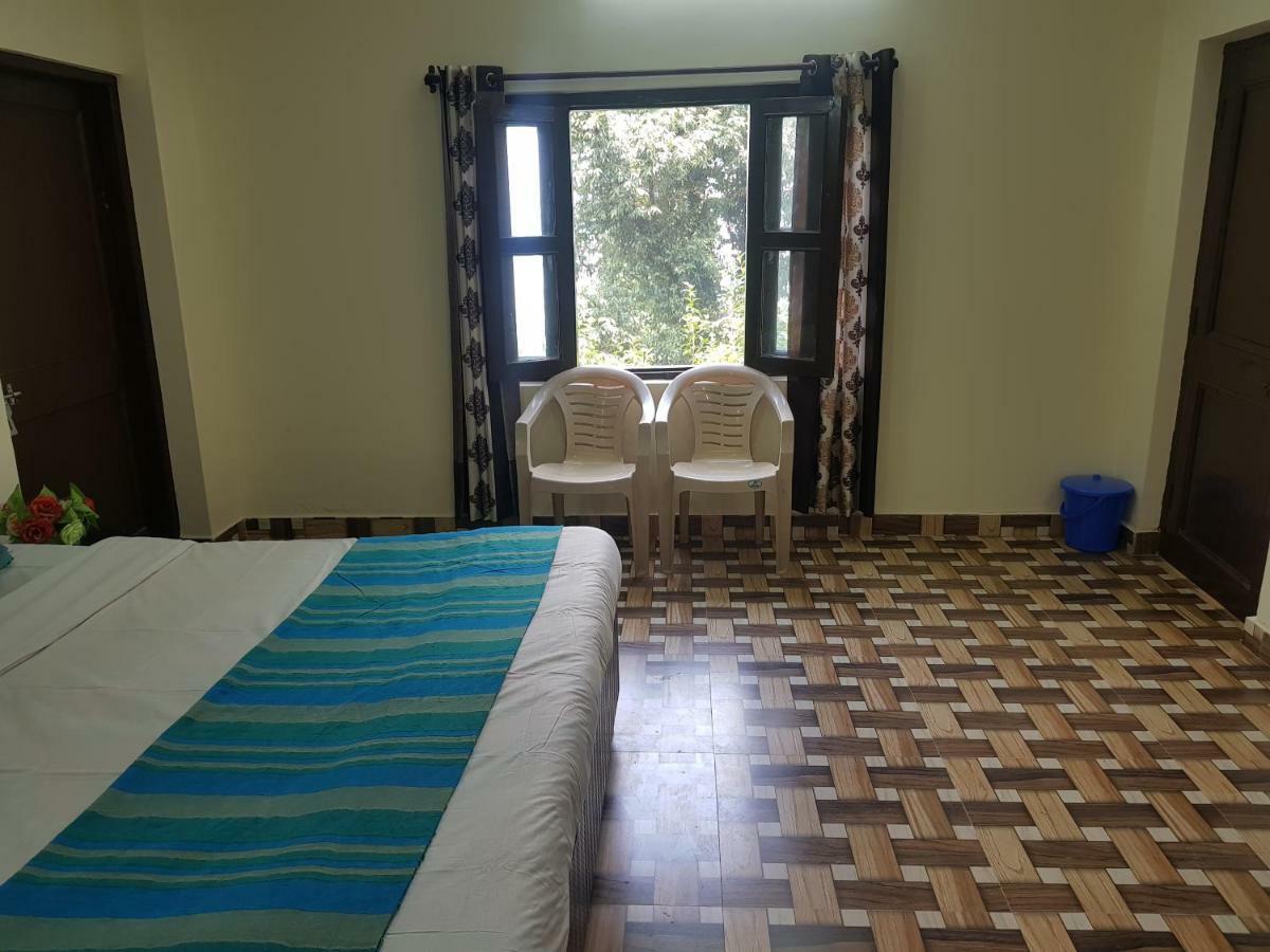 Aditya Homestay Далхаузі Екстер'єр фото